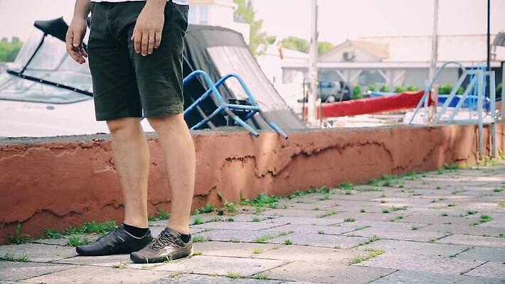 커플 행복 컬러 신발 관계 발 자연 휴가 친절 함께함 사랑 사람 성인 사람없음 빨간색 컬러풀 금발 걷기 터치 도전 비즈니스맨 자신감 닫기 유혹 도발 무료 많음 MOV 해외동영상 클립영상 헤어스타일 남자 감정 컨셉 비즈니스 모션 신체부위 직장인 생태계 동영상 파일형식