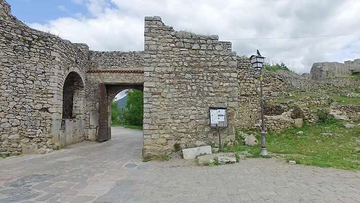 유럽 벽 건축양식 사람없음 성 폐허 대문 랜드마크 마케도니아 4K MP4 해외동영상 클립영상 건축물 건축 나라 문 동영상 파일형식 남유럽