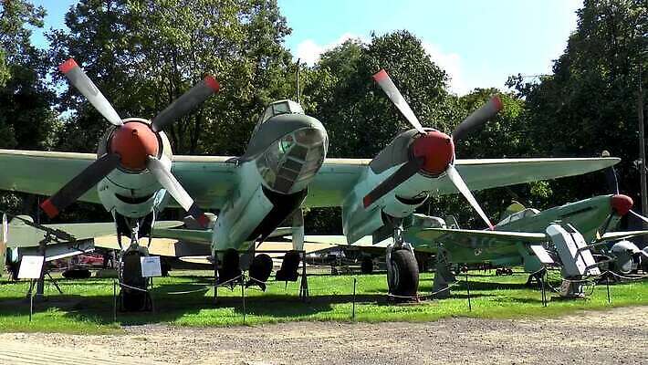 무기 비행기 사람없음 공군 전시회 박물관 군용 프로펠러 전쟁 광택 육군 엔진 폴란드 대패 폭격기 바르샤바 MP4 해외동영상 클립영상 유럽 항공교통 대중교통 군대 전시 동영상 파일형식
