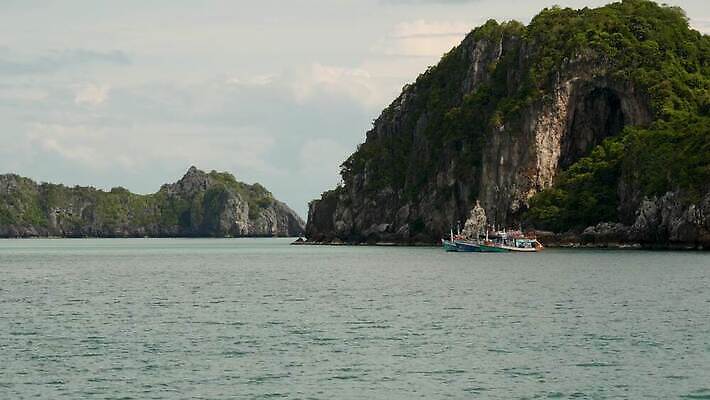 공원 아시아 바다 섬 여행 백그라운드 태국 휴가 열대 산 파노라마 풍경 사람없음 초록색 물 여름 파란색 여행객 맑음 놀람 전원 만 숲 열대우림 언덕 암초 석호 내추럴 가죽끈 이국적 전국 터키석 파라다이스 4K MP4 해외동영상 클립영상 자연요소 계절 공공시설 감정 나라 컬러 날씨 촬영기법 표정 사람 끈 전기에너지 가죽 보석 동영상 파일형식