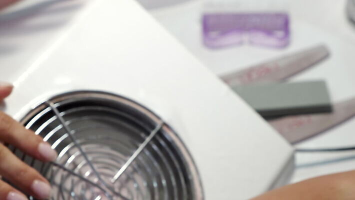 직업 손 장갑 손가락 사람없음 상점 금속 기계 기구 공구 못 닫기 손톱관리 손톱 미용사 서비스 주인 순서 삭제 노즐 방법 하드웨어 4K MOV 해외동영상 클립영상 잡화 모션 재질 신체부위 컴퓨터 도구 네일아트 동영상 파일형식