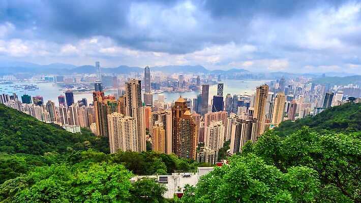 아시아 섬 여행 비즈니스 건축양식 교통시설 자연 하늘 바람 날씨 안테나 풍경 사람없음 건물 빛 도시풍경 탑 항구 고층빌딩 중국 도시 도심 언덕 해안도시 장면 포트 타운 홍콩 스카이라인 랜드마크 절정 4K 타임랩스 MP4 해외동영상 클립영상 자연요소 건축물 건축 나라 교통 통신 촬영기법 빌딩 시설 생태계 동영상 파일형식