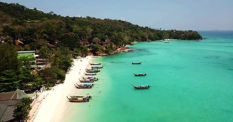 나무 아시아 모래 파도 바다 컬러 섬 여행 요트 태국 자연 하늘 휴가 열대 산 안테나 사람없음 초록색 물 파란색 야자수 만 보트 산호 언덕 마야 항공촬영 드론 터키석 파라다이스 푸켓 그리너리 4K MP4 해외동영상 클립영상 자연요소 식물 나라 뷰포인트 배_교통 통신 자포동물 보석 생태계 마야문명 동영상 파일형식 트랜드컬러