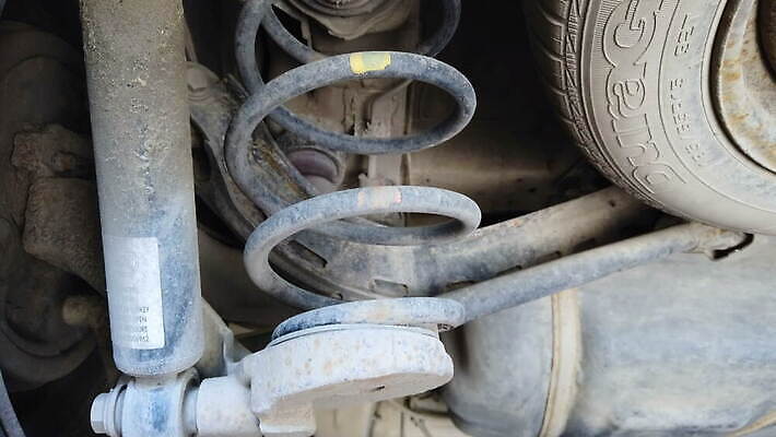 비즈니스 부분 자동차 프레임 나선형 안전 사람없음 빛 검은색 봄 손상 장비 운전 수리 닫기 큼 브레이크 충돌 서비스 타이어 쇼 충격 시스템 고정 짐차 엔진 공학 모터 감싸기 독립 자동 차고 튕기기 픽업 4K MOV 해외동영상 클립영상 계절 교육 육상교통 컬러 컨셉 무늬 모션 크기 동영상 파일형식