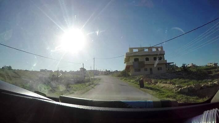 식물 도로 길 모래 여행 자국 자연 하늘 디저트 산 건조 그림자 사람없음 야외 파란색 골짜기 운전 사막 시골 황무지 중앙 그늘 땅 언덕 먼지 지역 수도원 낭비 땅바닥 생태학 선로 오프로드 이스라엘 팔레스타인 1인칭시점 4K MP4 해외동영상 클립영상 시선 교육 음식 컬러 컨셉 중동 교통시설 모션 바닥 생태계 동영상 서아시아 파일형식