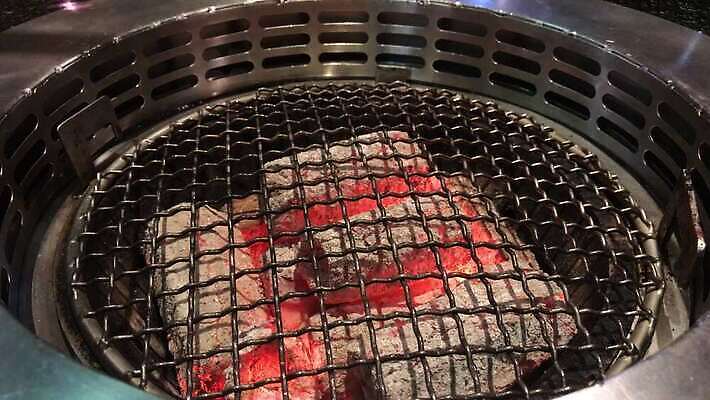 음식 백그라운드 불 육류 돼지고기 스테이크 요리 사람없음 파티 식사 저녁식사 소고기 뜨거움 연기 맛 그릴 바비큐 난로 굽기 맛있는 4K MOV 해외동영상 클립영상 자연요소 컨셉 식재료 주방용품 서양음식 이벤트 난방기 구이 동영상 파일형식 생활용품 난방용품 오브젝트 난방