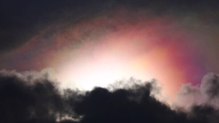 주간 분홍색 컬러 여행 무지개 오렌지 자연 하늘 날씨 열대 사람없음 빨간색 물 파란색 빛 컬러풀 햇빛 태양 뷰티 노란색 환경 검은색 어둠 흰색 분위기 색동 웅장함 폭풍우 현상 광학 코로나바이러스 타임랩스 MOV 해외동영상 클립영상 자연요소 컨셉 과일 촬영기법 비_날씨 바이러스 자연재해 생태계 동영상 파일형식