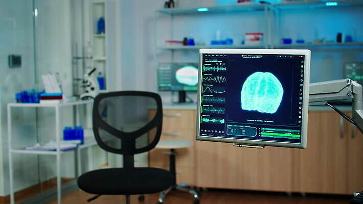 산업 과학 공장 건강 병원 현미경 실험 스터디 컴퓨터 약 디지털 스크린 모니터 장비 정보 실험실 결과 질병 야간 연구원 과학자 뇌 시설 하이테크 발견 개발 스캐너 비어있는 4K MOV 해외동영상 클립영상 자연요소 직업 컨셉 공업 의학 기술 실험기구 전자제품 학습 동영상 학자 파일형식