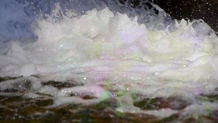 파도 여행 백그라운드 이동 패턴 모션 자연 추상 새로움 산 사람없음 초록색 물 파란색 강 힘 거품 폭포 젖음 흐름 에너지 추위 가을 흰색 거친 액체 개울 떨어짐 홍수 충돌 순수 속도 질감 분무기 내추럴 현재 스플래쉬 MOV 해외동영상 클립영상 자연요소 계절 바다 컬러 컨셉 무늬 자연재해 생태계 동영상 파일형식