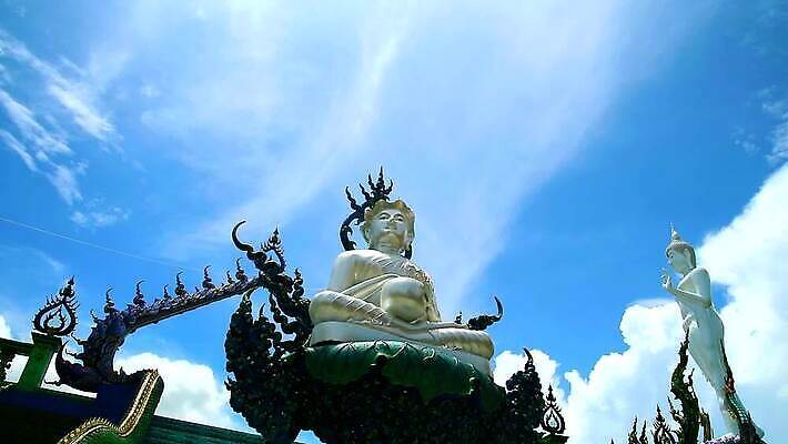 공원 아시아 종교 문화 여행 불교 모션 태국 하늘 그림자 서기 앉기 사람없음 물 조각상 계단 시간 사찰 큼 언덕 수도원 거인 천연기념물 랜드마크 타임랩스 MP4 해외동영상 클립영상 자연요소 공공시설 나라 종교건축 촬영기법 조형물 크기 동영상 파일형식