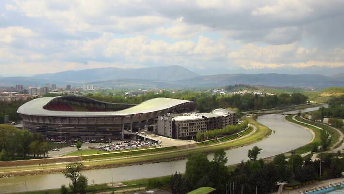 유럽 스포츠 여행 건축양식 사람없음 건물 강 도시풍경 축구 경기장 도시 타운 일반 랜드마크 마케도니아 발칸반도 전국 4K MOV 해외동영상 클립영상 건축물 건축 나라 스포츠시설 풍경 구기 동영상 파일형식 남유럽