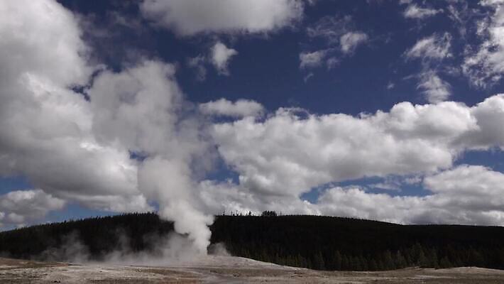 구름 자연 하늘 파노라마 풍경 사람없음 초록색 물 반사 에너지 안개 뜨거움 액체 해조류 재산 더위 폭발 당구 화산 갈기 대야 박테리아 와이오밍 지열 지질학 4K MP4 해외동영상 클립영상 자연요소 교육 컬러 의학 날씨 산 촬영기법 금융 구기 해양식물 생태계 동영상 파일형식