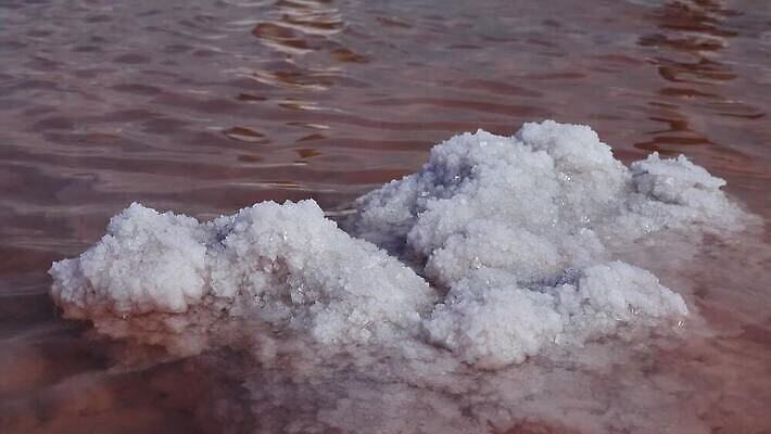 호수 바다 백그라운드 자연 풍경 사람없음 야외 물 바위 흰색 약초 크리스탈 휴양지 진흙 결정체 지구온난화 내추럴 우크라이나 짠맛 오데사 4K MP4 해외동영상 클립영상 자연요소 유럽 컬러 장소 돌_바위 풀_식물 맛 광석 생태계 동영상 기후변화 파일형식