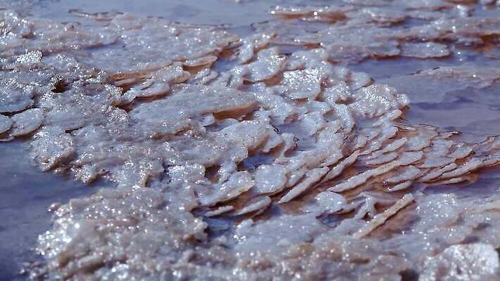 호수 바다 백그라운드 자연 풍경 사람없음 야외 물 바위 흰색 약초 크리스탈 휴양지 진흙 결정체 지구온난화 내추럴 우크라이나 짠맛 오데사 4K MP4 해외동영상 클립영상 자연요소 유럽 컬러 장소 돌_바위 풀_식물 맛 광석 생태계 동영상 기후변화 파일형식