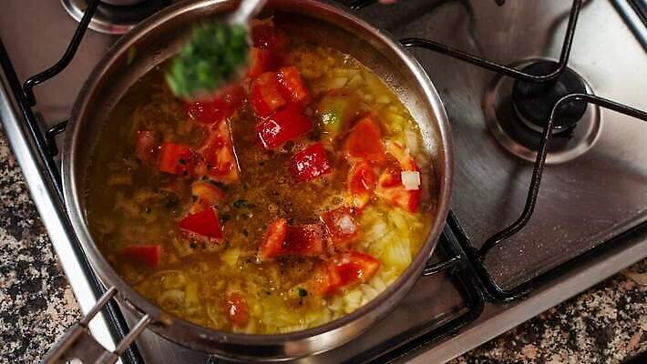 식물 접시 백그라운드 잎 다이어트 채소 포장 전구 부분 파슬리 건강 마늘 요리 사람없음 초록색 세일 상점 회색 흰색 신선 양념 수프 상품 가루 향신료 오브젝트 윤곽 패키지 구성 완벽 이상 진짜 4K MP4 해외동영상 클립영상 식기 컬러 컨셉 동영상 향미료 파일형식