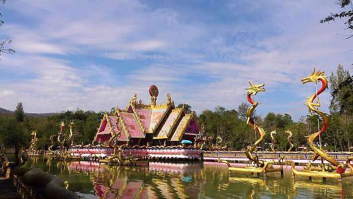나무 전통 디자인 아시아 종교 문화 여행 백그라운드 불교 건축양식 태국 자연 하늘 새로움 미술 서기 풍경 사람없음 야외 건물 장식 파란색 조각상 탑 골동품 바위 흰색 사찰 역사 황금 묘사 방콕 랜드마크 숭배 옛날 4K MP4 해외동영상 클립영상 식물 건축물 건축 나라 컬러 컨셉 종교건축 모션 문화예술 조형물 돌_바위 생태계 동영상 파일형식