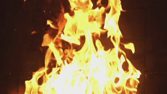 디자인 파도 컬러 백그라운드 패턴 오렌지 모션 검은배경 불 추상 불꽃 불꽃놀이 사람없음 물 빛 반사 우주 검은색 어둠 흐름 에너지 뜨거움 고리 매끈함 소프트포커스 공상 느림 빛망울 연소 광 깊이 되감기 블러 블러효과 효과 4K 유체 MOV 해외동영상 슬로모션 클립영상 자연요소 바다 컨셉 무늬 과일 놀이 촬영기법 감각 동영상 파일형식