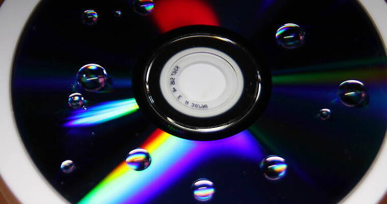 손 응시 음악 무지개 사람없음 빨간색 초록색 파란색 빛 컴퓨터 컬러풀 반사 자료 거울 광선 CD 잡기 디스크 원형 상품 배열 쇼 멀티미디어 전자상거래 DVD 고립 지원 취급주의 4K MOV 해외동영상 클립영상 자연요소 도형 시선 컬러 모션 문화예술 경고 신체부위 전자제품 질병 동영상 파일형식