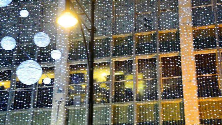 유럽 크리스마스 겨울 휴가 전등 조명 영국 잉글랜드 거리 사람없음 장식 상점 축제 도시 야간 서커스 런던 네온 장면 일반 종료 랜드마크 MOV 해외동영상 클립영상 자연요소 계절 기념일 나라 동영상 파일형식