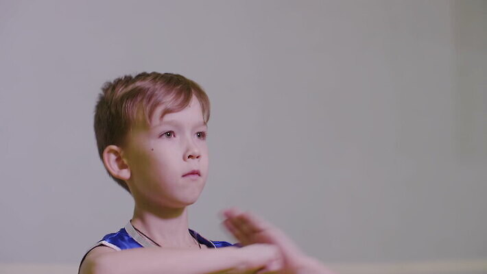 전통 남자 얼굴 함께함 건강 관리 손바닥 미술 한명 소년 10대 빨간색 중국 주먹 예절 인사 닫기 공격 왼쪽 심볼 연습 싸움 경례 규율 존경 MOV 해외동영상 클립영상 1 손 아시아 어린이 컬러 컨셉 모션 청소년 문화예술 사람 신체부위 방향 동영상 파일형식