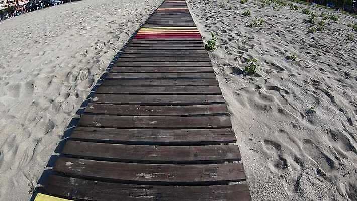 길 모래 바다 여행 백그라운드 자연 탁자 하늘 휴가 사람없음 야외 목재 물 파란색 모래사장 햇빛 태양 산타클로스 걷기 맑음 산책 산책로 흰색 널 쿠바 내추럴 자메이카 1인칭시점 플로리다 비어있는 4K MP4 해외동영상 클립영상 자연요소 나무 시선 컬러 가구 크리스마스 북아메리카 재료 모션 날씨 휴식 미국 중앙아메리카 생태계 동영상 파일형식