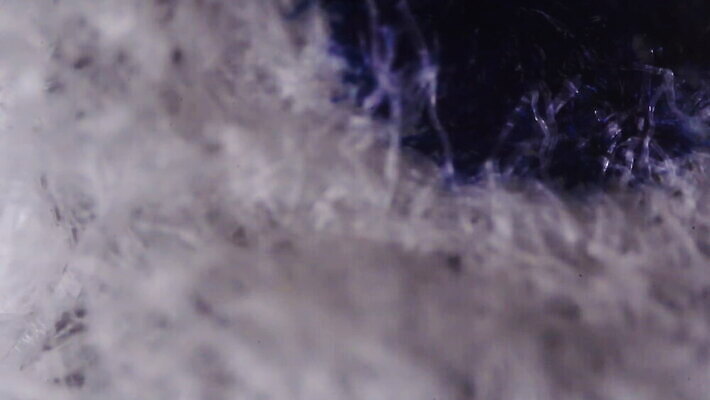 디자인 종이 백그라운드 표면 추상 잉크 미술 사람없음 그래픽 파란색 유행 펼침 젖음 흐름 흰색 직물 붓 면 얼룩 닫기 떨어짐 그림 질감 캔버스 분무기 쏟아짐 섬유 그런지 파피루스 유체 MOV 해외동영상 클립영상 식물 컬러 컨셉 무늬 모션 문화예술 동영상 파일형식