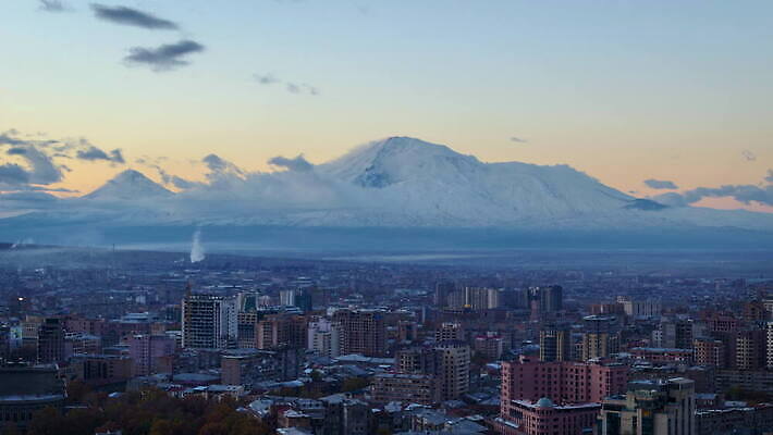 여행 백그라운드 건축양식 모션 자연 하늘 아침 산 주택 사람없음 건물 일출 흰색 도시 정상 화산 타운 칠면조 수도권 아르메니아 옛날 4K 타임랩스 MOV 해외동영상 클립영상 주간 건축물 건축 컬러 조류 촬영기법 노을 생태계 지역 동영상 파일형식