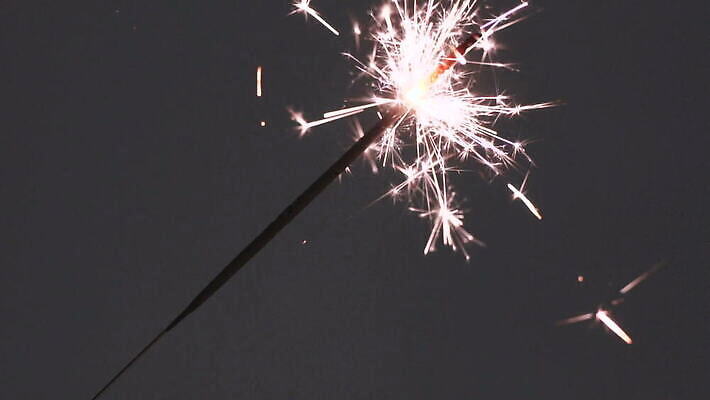 별 크리스마스 오렌지 불 추상 휴가 불꽃 기념 폭죽 불꽃놀이 따뜻함 사람없음 빨간색 빛 노란색 파티 검은색 어둠 에너지 흰색 축하 뜨거움 야간 폭발 속도 문학 마법 빛망울 고립 광 특별함 화상 MOV 해외동영상 클립영상 자연요소 기념일 컬러 컨셉 무늬 과일 놀이 이벤트 상처 동영상 파일형식