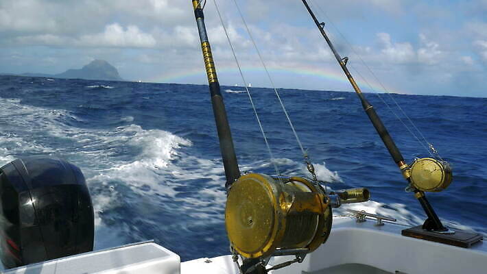 바다 무지개 요트 모션 낚시 항해 사람없음 물 잡기 보트 함선 롤 낚시꾼 실타래 고정 어장 모터 4K MOV 해외동영상 클립영상 자연요소 배_교통 레저 동영상 파일형식