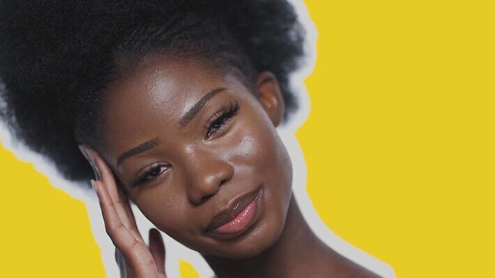 모델 라이프스타일 여자 행복 얼굴 여행 포즈 흑인 백그라운드 모션 휴가 갈색머리 한명 미소 인종 성인 초록색 청춘 파티 유행 보라색 검은색 기쁨 춤 닫기 피부 흥분 긍정 펑키 활기 4K MOV 해외동영상 클립영상 서양인 1 헤어스타일 감정 컬러 컨셉 문화예술 표정 사람 이벤트 생활 신체부위 동영상 파일형식