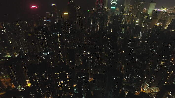 아시아 여행 비즈니스 건축양식 안테나 사람없음 건물 세로 금융 도시풍경 사무실 고층빌딩 중국 도시 도심 헬리콥터 야간 저녁 큼 지역 홍콩 스카이라인 빛망울 항공촬영 드론 얇은 절정 4K 설정숏 MOV 해외동영상 클립영상 자연요소 건축물 건축 나라 뷰포인트 통신 비행기 촬영기법 풍경 빌딩 경제 빛 크기 동영상 파일형식