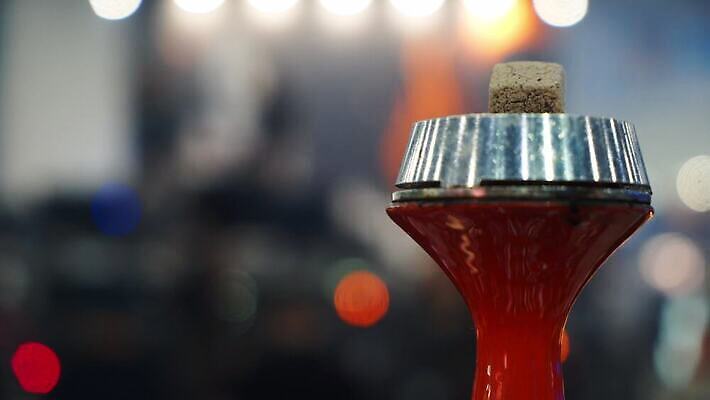 구름 라이프스타일 전구 휴식 흡연 담배 실내 사람 이벤트 사람없음 파티 카페 안개 바 사발 연기 수증기 전시회 클럽 파이프 아로마 숯 중독 니코틴 석탄 아랍어 타격 흡연자 스타일 4K MOV 해외동영상 클립영상 자연요소 컨셉 모션 날씨 내부 생활 상점 전시 사기그릇 동영상 파일형식