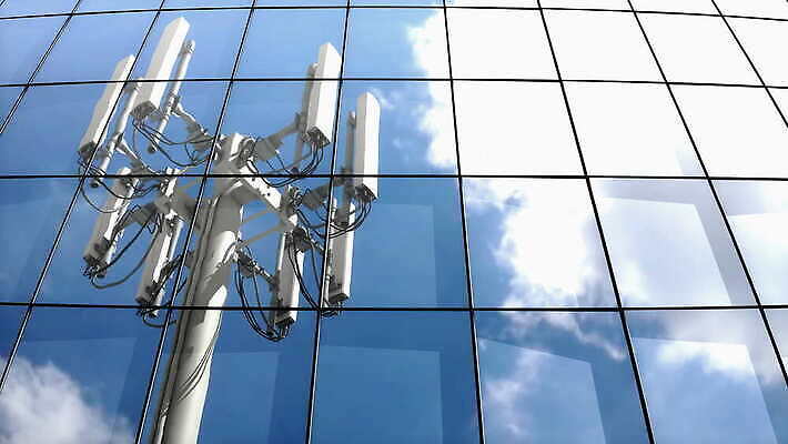 파도 인터넷 통신 하늘 안테나 사람없음 스마트폰 탑 자료 연결 수화기 신호 철탑 송신기 4G 4K MOV 해외동영상 클립영상 건축물 바다 IT 핸드폰 스마트기기 전화기 동영상 파일형식