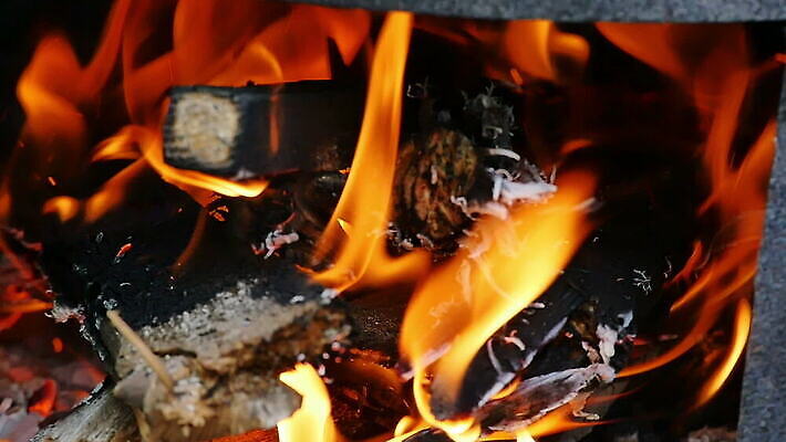 백그라운드 겨울 오렌지 자연 불꽃 벽돌 실내 따뜻함 사람없음 목재 빨간색 빛 노란색 검은색 에너지 뜨거움 오븐 그릴 위험 장작 모닥불 난로 통나무 연소 석탄 용광로 지옥 화상 MOV 해외동영상 슬로모션 클립영상 나무 계절 컬러 컨셉 과일 재료 주방용품 불 촬영기법 내부 가전제품 상처 난방기 생태계 동영상 파일형식