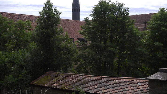 유럽 종교 도로 십자가 건축양식 엄마 독일 사람없음 건물 세계 갈색 교회 마을 정원 중세 역사 재산 땅 수도원 천연기념물 랜드마크 수녀원 안뜰 옛날 4K MOV 해외동영상 클립영상 건축물 건축 나라 길 컬러 가족 종교건축 교통시설 금융 동영상 파일형식