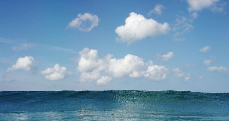 파도 자연 하늘 잉글랜드 사람없음 야외 물 파란색 흰색 침몰 콘월 4K MOV 해외동영상 클립영상 자연요소 바다 컬러 영국 생태계 동영상 파일형식