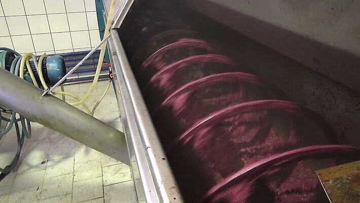 산업 농업 공장 사람없음 기계 올리브 회전 갈기 방앗간 MOV 해외동영상 클립영상 열매 공업 동영상 파일형식