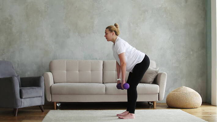 백인 라이프스타일 손 여자 스포츠 신체 엄마 근육 운동선수 주택 건강 한명 사람 성인 부모 운동 희망 임산부 임신 아령 아기 연습 체육관 태교 체조 돌봄 리프팅 복부 4K MOV 해외동영상 클립영상 서양인 1 감정 가족 모션 건물 생활 신체부위 동영상 파일형식