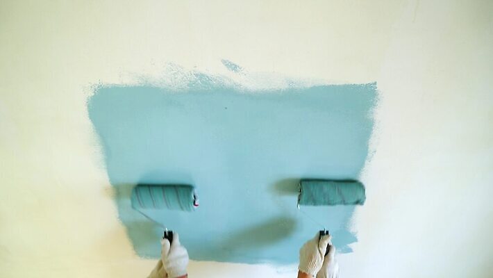 직업 벽 장갑 사다리 노동자 아파트 주택 사람없음 장식 파란색 컬러풀 페인트 장비 회색 공구 청바지 붓 플랫 수리 컨테이너 양동이 그림 롤러 화가 개선 건축업자 공예가 그런지 복원 콘크리트 회복 4K MOV 해외동영상 클립영상 잡화 건축 산업 컬러 컨셉 바지 건물 도구 동영상 파일형식