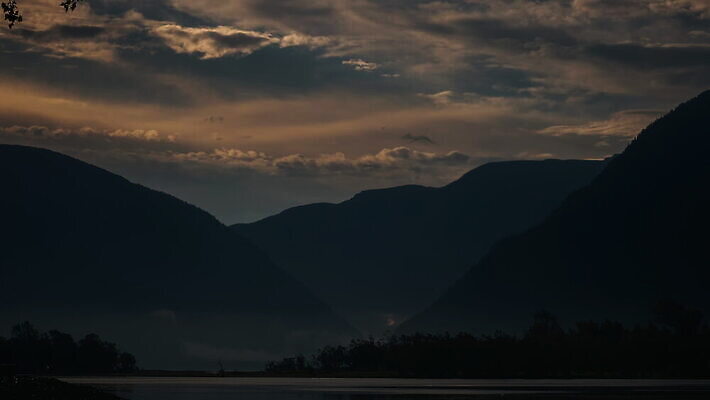 구름 호수 자연 하늘 표면 아침 산 파노라마 풍경 사람없음 야외 물 태양 평화 일출 계곡 새벽 자유 탐험 안개 전원 황무지 러시아 첨탑 내추럴 산악지대 절정 산맥 4K 타임랩스 MOV 해외동영상 클립영상 주간 자연요소 유럽 컨셉 날씨 촬영기법 노을 탑 전기에너지 생태계 동영상 파일형식