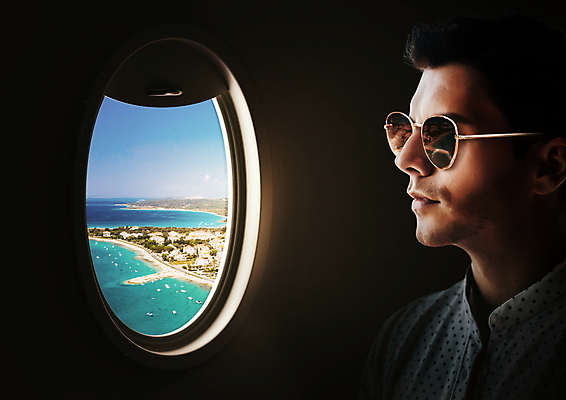 PSD 서양인 편집이미지 응시 남자 섬 여행 창문 비행기 프레임 한명 풍경 상반신 20대 성인 선글라스 어둠 비행 성인남자한명만 이미지편집 외국인 1 시선 안경 항공교통 대중교통 사람 청년 남자한명만 성인남자만 파일형식