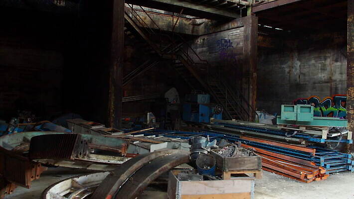 식물 직업 산업 공장 벽돌 사람없음 내부 경제 장비 시골 업무 위험 큼 가난 철 버리기 창고 먼지 보험 국회 우울증 비어있는 4K MOV 해외동영상 클립영상 컨셉 공업 모션 작업 질병 크기 동영상 파일형식