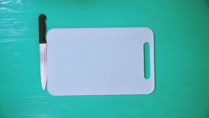 식물 남자 음식 장갑 잎 채소 탁자 양파 서브 도마 파슬리 관리 요리 사람없음 초록색 정원 요리사 식사 샐러드 흰색 칼 상추 자르기 허브 준비 서빙 고정 빙산 딜 터키석 회향 그리너리 4K MOV 해외동영상 클립영상 직업 잡화 컬러 가구 모션 주방용품 사람 보석 동영상 파일형식 트랜드컬러