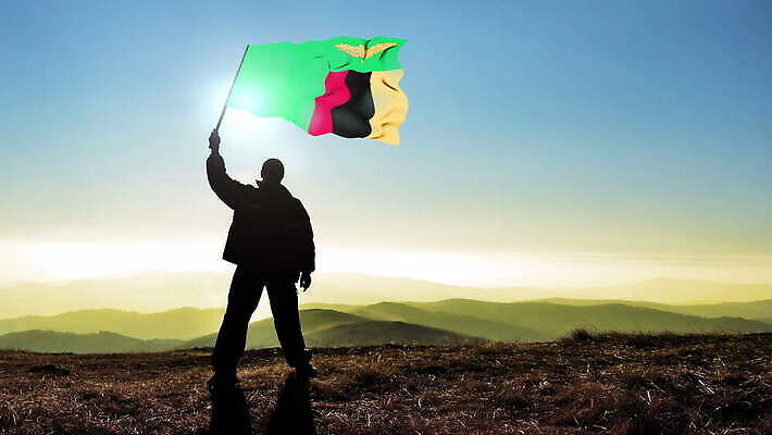 실루엣 파도 백그라운드 컨셉 산 한명 서기 사람 야외 파란색 힘 수확 깃발 잡기 고리 정상 심볼 언덕 긍정 애국심 발견 독립 승자 잠비아 필승 자극 4K MOV 해외동영상 클립영상 1 바다 컬러 농업 모션 아프리카 촬영기법 우승 동영상 파일형식