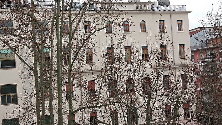 외관 건축양식 창문 호텔 벽돌 영국 잉글랜드 아파트 돌담 사람없음 야외 건물 사무실 이탈리아 도시 런던 뉴욕 러시아 콘도 맨해튼 랜드마크 석공 4K 설정숏 MOV 해외동영상 클립영상 건축물 건축 유럽 비즈니스 숙소 주택 촬영기법 담장 미국 돌_바위 동영상 파일형식