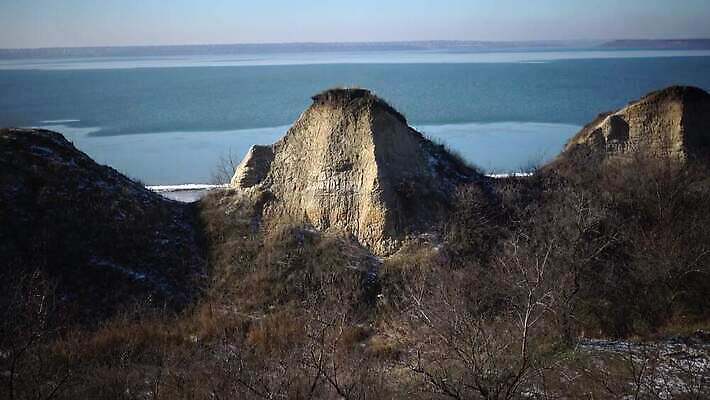 모래 여행 이동 산 건조 안테나 사람없음 빨간색 골짜기 중국 행성 사막 헬리콥터 언덕 화석 점토 예약 진짜 향나무 불모지 수평선 결석 4K MP4 해외동영상 클립영상 나무 아시아 컬러 컨셉 통신 자연 비행기 우주 동영상 파일형식