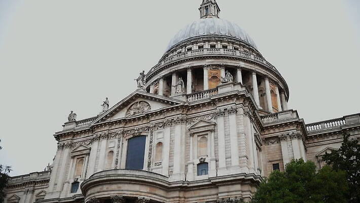 나무 구름 영어 외관 유럽 종교 여행 건축양식 자연 하늘 영국 잉글랜드 사람없음 건물 초록색 파란색 뷰티 성당 교회 가을 도시 역사 저녁 런던 동영상 천연기념물 랜드마크 수도권 숭배 MOV 해외동영상 클립영상 자연요소 식물 문자 건축물 계절 건축 나라 컬러 종교건축 야간 생태계 지역 파일형식