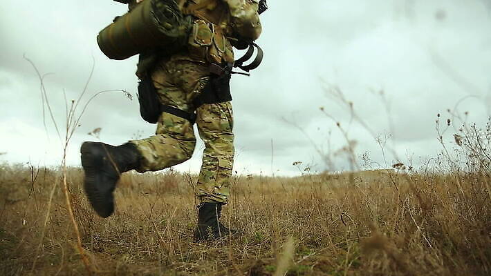 무기 이동 밭 군대 경비 사람없음 달리기 힘 군인 총 잡기 수술 공격 군용 싸움 전쟁 보안 공포 폭풍 육군 전사 전쟁터 분할 재앙 전국 전진 특공대 특별함 테러리스트 MOV 해외동영상 클립영상 직업 컨셉 농업 의학 모션 날씨 안전 치료 보호 범죄인 동영상 국군 테러 특수부대 파일형식