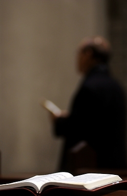 포토 JPG 남자 건축 기독교 종교 백그라운드 종교용품 종교건축 기독교용품 사람 성당 교회 성경 천주교 기도 찬송가 미사 남자만 국내포토 노래 건물 파일형식