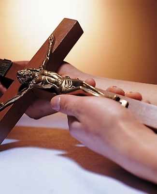 포토 JPG 손 기독교 종교 백그라운드 십자가 종교용품 기독교용품 신체부위 천주교 예수 국내포토 사람 신_종교 파일형식